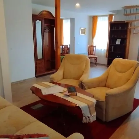 Frosch Haus Apartment *